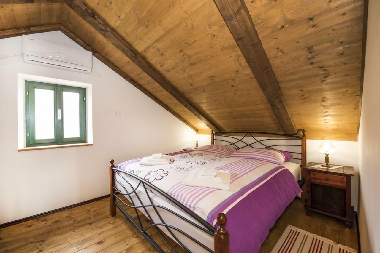 Villa Cetina - Apartment With A View Milasi Exterior photo